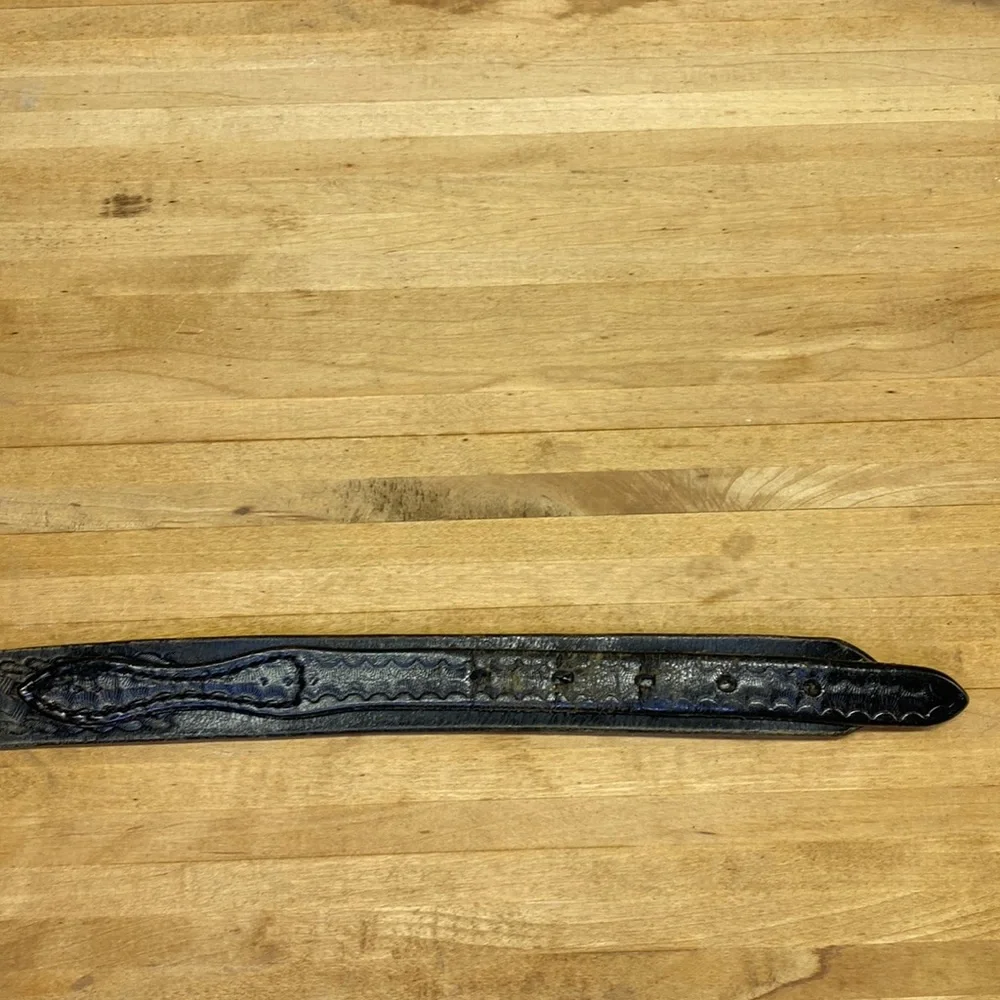 Cabela’s black leather braided tooled leather belt distressed size 46 brass